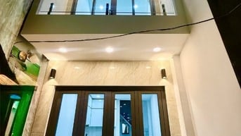 Nhà dt16m2 đúc 2,5 tấm 2pn hẻm 2.5m đường Lạc Long Quân, P3, Quận 11