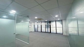 Văn phòng Cư Xá Bắc Hải Q10 60m2 ngăn sẵn 1 phòng họp, có ban công