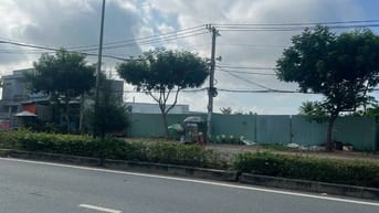 Cho thuê mặt bằng 14.000m2 (105x130m). Mặt tiền đường Nguyễn Hũu Thọ