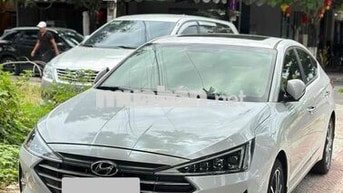 Hyundai Elantra 2021 2.0 Trắng