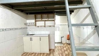 Phòng có gác,máy lạnh,toilet riêng