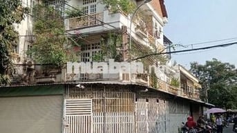 nhà gốc 2 mặt tiền đường số 5 kdc bình hưng DT 6 x 11m trệt 3 lầu 