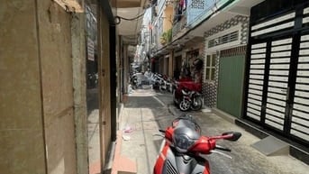 CHO THUÊ NHÀ HẺM 3M (BG) ĐOÀN VĂN BƠ, P.9, Q.4 8,5TR