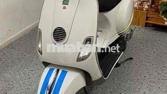 Piaggio Vespa màu Trắng