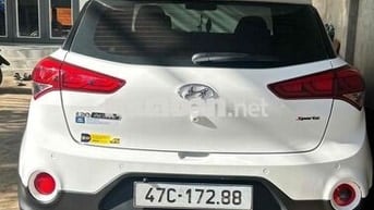 Hyundai i20 Active Trắng