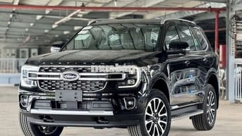 Ford Everest Platinum 2025 4x4 Đen - 13.000 km