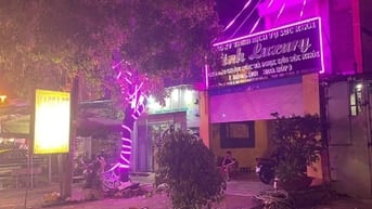 Sang tiệm xông hơi full noi that, vào làm ngay. hợp đồng dài hạn