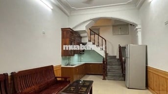 Nhà nguyên căn 35m2/tầng, 3 tầng + 1 tum Ngõ 218 phố Chợ Khâm Thiên