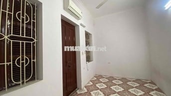 Phòng trọ có điều hoà, nóng lạnh, intenet, máy lọc nước RO