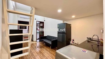 Cho Thuê Căn Hộ Gác Balcon 35m2 4ng3xe Ngay CV Lê Văn Tám Quận 1