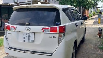 Chính chủ bán xe Innova, màu trắng, sản xuất 2019