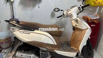 Honda Lead Trắng