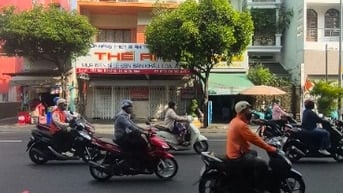 Mặt Bằng Kinh Doanh Có Lối Đi Riêng Q10
