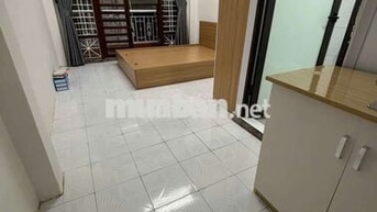 Cho thuê Phòng 25m2 Khép kín. rộng rãi ban công tại Đặng Tiến Đông