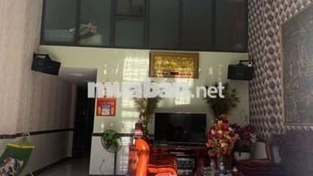 nhà 1trệt 1lửng BTCT mới đẹp rộng rãi 5❌20 3pn 2wc hẻm xe hơi thông
