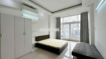 Cho thuê căn studio rộng cửa sổ trời thang máy giặt riêng full nt Q10