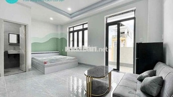 CHO THUÊ PHÒNG TRỌ BAN CÔNG, MỚI 100%, FULL NỘI THẤT, TT BÌNH THẠNH