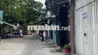 nhà nguyên căn có chổ đậu xe hơi