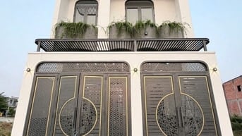 GIẢM 200TR Nhà Gần Vinhomes Hóc Môn, shr, đường nội khu 8m