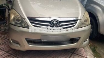 Toyota Innova 2008 V Vàng cát