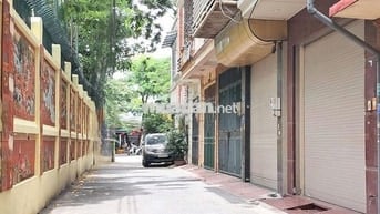 Nhà chính chủ ngõ 78 phố Duy Tân, Dt 52m2 x 4 tầng, ngõ ô tô, 18 triệu