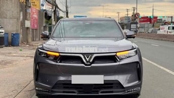 Xe điện VinFast VF9 Plus 2024 Xám