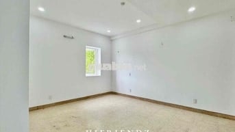 Khai Trương phòng Cửa sổ sáng mới , Trần Thị Ngôi F4 Q8 khu Cao Lỗ Q8