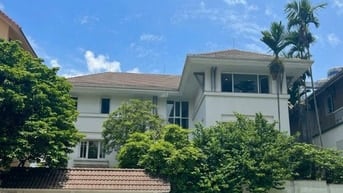 BÁN BIỆT THỰ TRUNG HÒA_LÔ GÓC 330m2_HAI MẶT TIỀN 32m_VỊ TRÍ SIÊU VIP