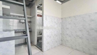PHÒNG TRỌ GÁC LỬNG, SẴN MÁY LẠNH CÁCH ĐH TĐT 2KM