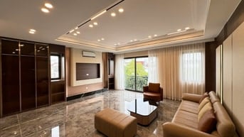 Bán nhà phố Giảng Võ 55m xây 7 tầng, có thang máy, ở luôn