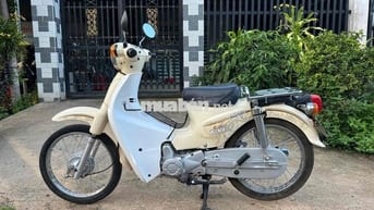 Honda Cub 50cc Trắng kem