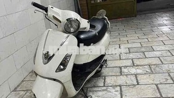 Xe ga hãng Sym màu Trắng