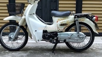 Honda Cub 50cc màu Trắng