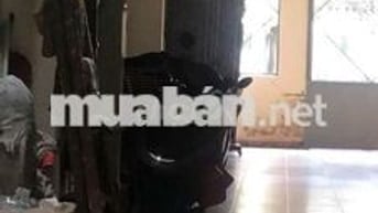 Nhà cho thuê làm kho đang sữamới chứa hàng hóa rất ok