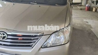 Toyota Innova E 2013 Vàng cát
