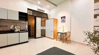 Studio+ sân+ giếng trời - đường Ký Con trung tâm quận 1 - free 1 xe