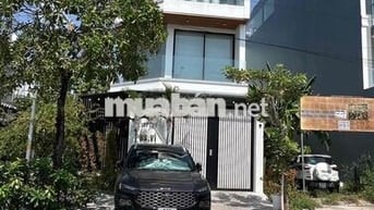 Căn nhà góc 2 mặt tiền 16m trục chính đẹp nhất KDC Đào Sư Tích