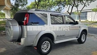 Ford Everest 2011 Bạc Số sàn. 2 cầu.4x4. máy xăng.
