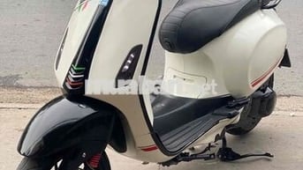 Piaggio Vespa Sprint Trắng đen. XE ĐẸP ZIN ÊM