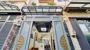 BÁN NHÀ: 2 lầu, Đường HOÀNG BẬT ĐẠT, phường Tân Sơn, 38m2