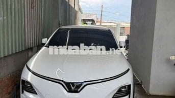 Xe điện VinFast VF6 Plus 2026 Trắng