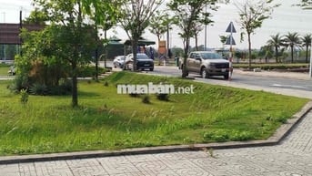 BÁN NHANH LÔ ĐẤT NGAY MẶT TIỀN ĐƯỜNG TẠI XÃ ĐỨC HOÀ ĐÔNG-LONG AN