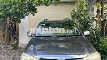 Toyota Fortuner 2010 Xám