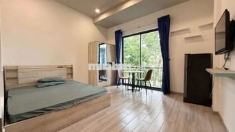 Cho thuê Studio ban công thoáng ngay bờ kè Trường Sa