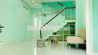 cho thuê nhà 2 lâu 3pn nở hậu CMT8 P13 Q10