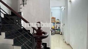 Bán nhà ở hẻm Ngô Quyền Q10 cũ