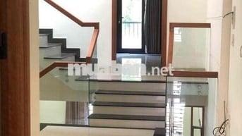 nhà mặt tiền hòa xuân. có 3pn ,nội thất cơ bản.