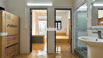 2 PHÒNG NGỦ NGAY LUỸ BÁN BÍCH ĐẦY ĐỦ NỘI THẤT CÓ BAN CÔNG MỚI XÂY 100%