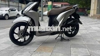 Honda Vision 2015 màu Bạc