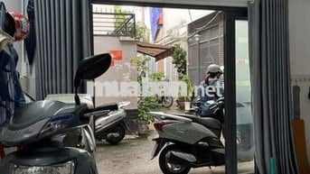 cho thuê nhà mới 3pn nơ hậu CMT8 p15 Q10